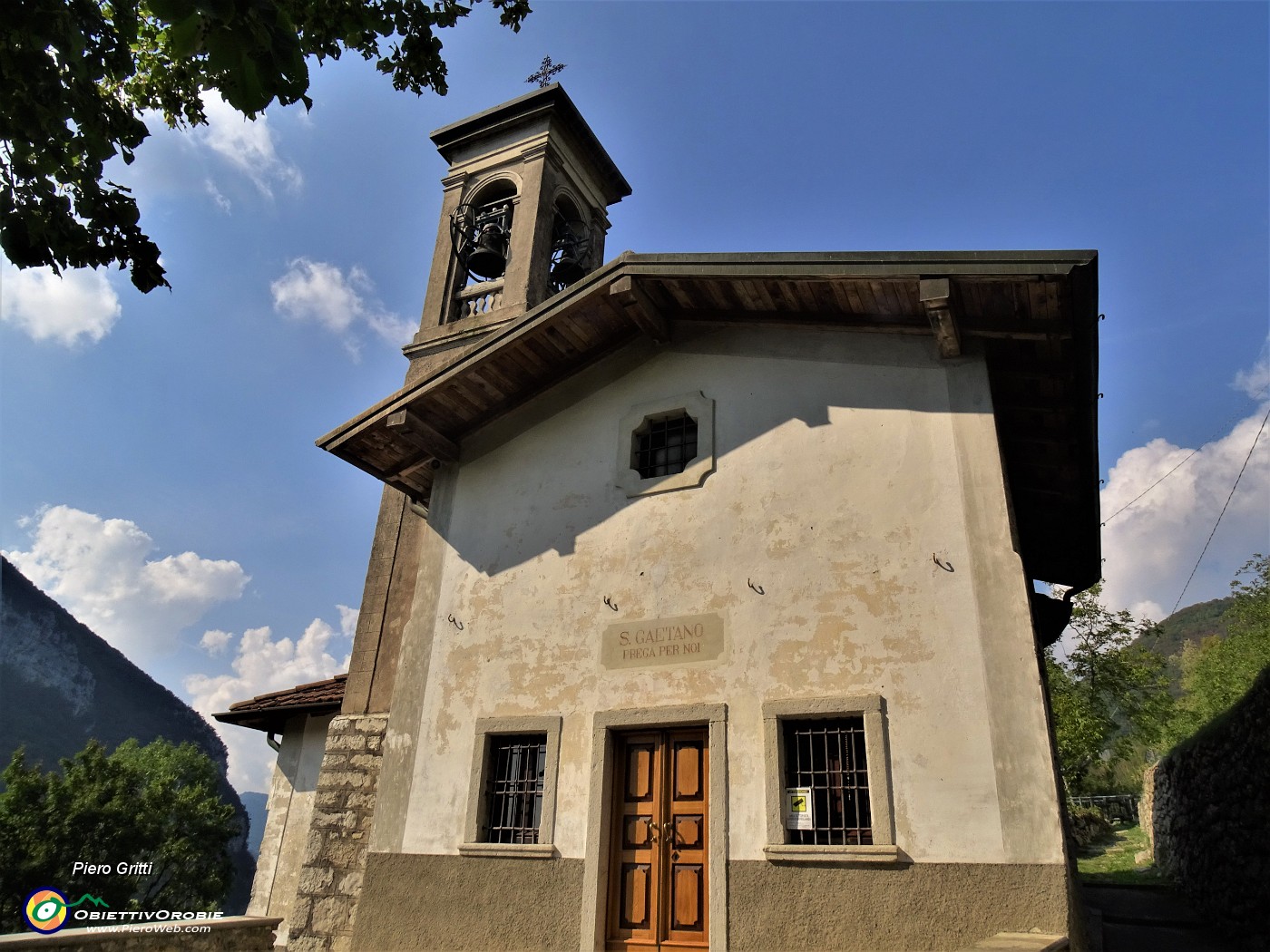65 Facciata della chiesetta di S. Gaetano di Carnito.JPG